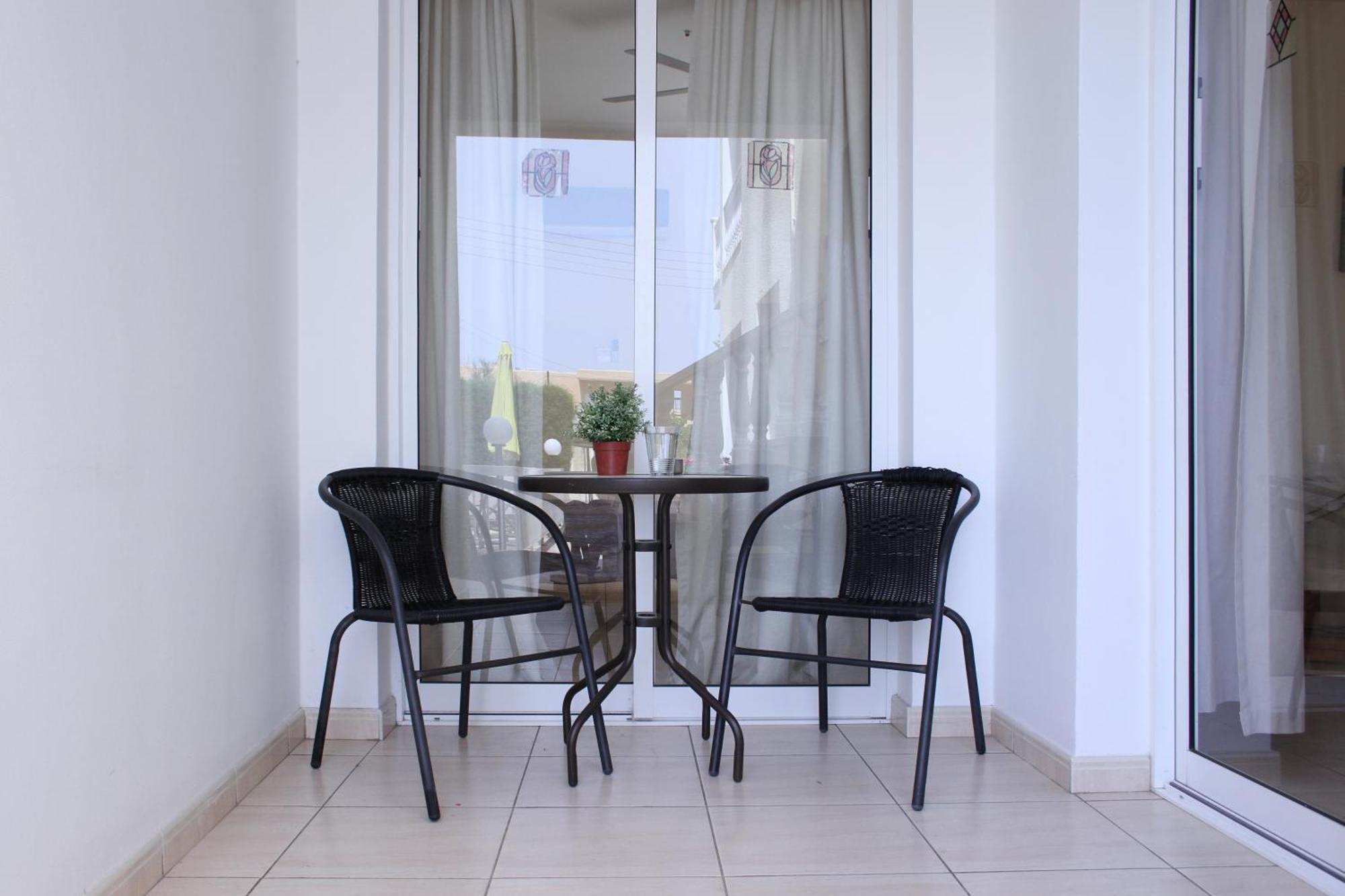 Constantia Gardens Apartments Paphos Quarto foto